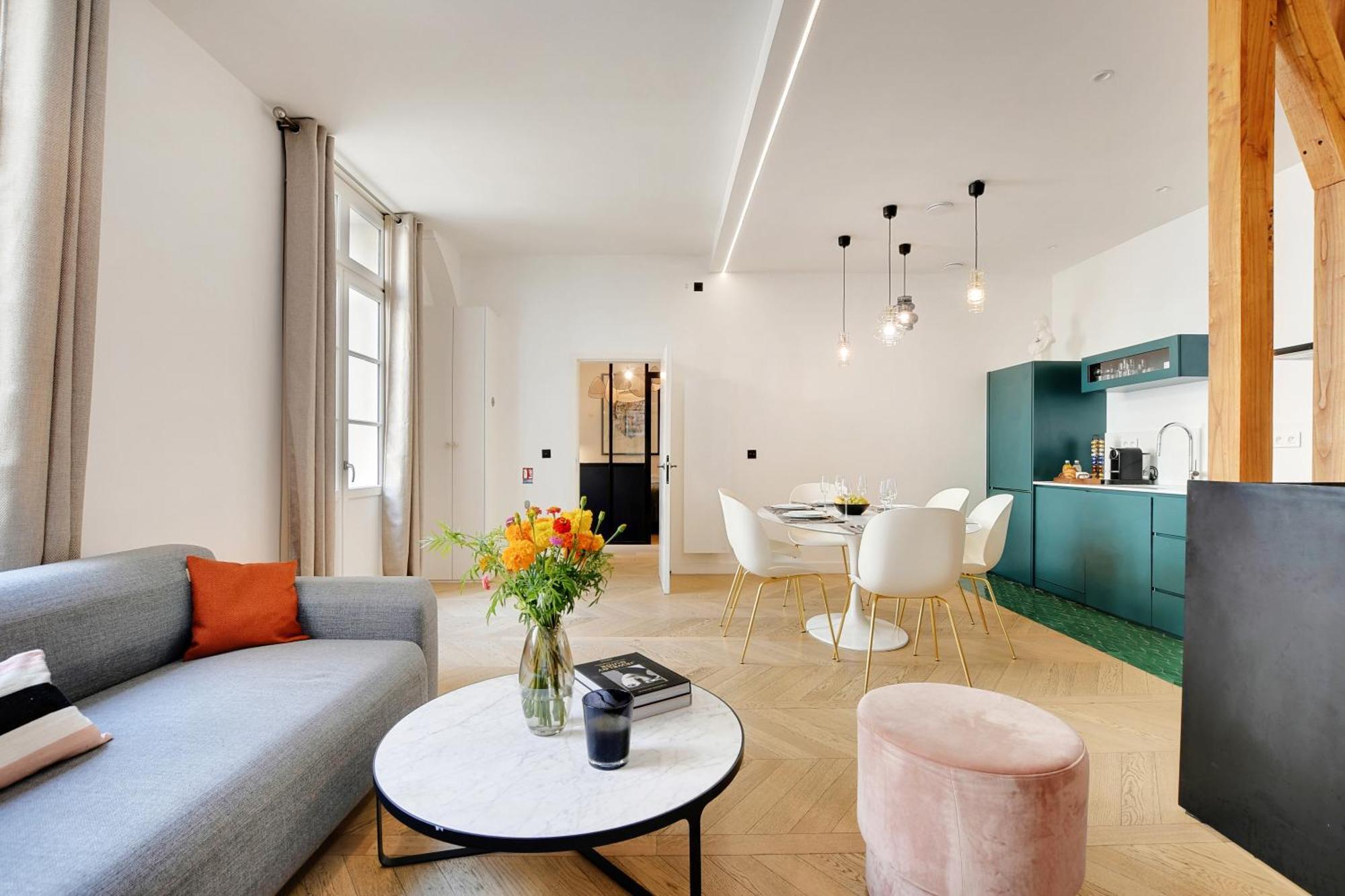Sereners - Charming Serviced - Place Des Vosges Appartement Parijs