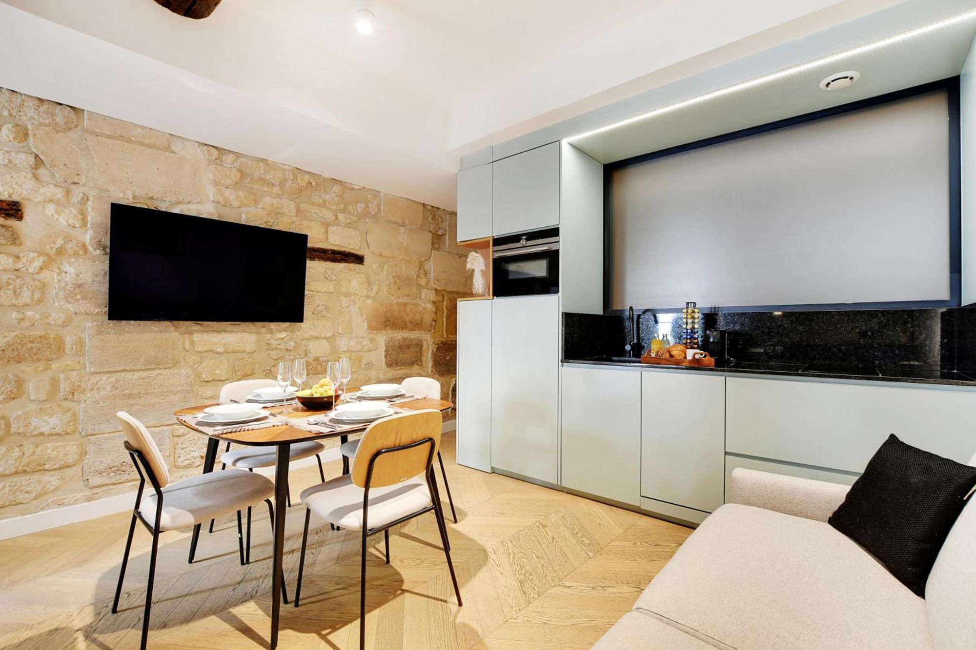 Sereners - Charming Serviced - Place Des Vosges Appartement Parijs