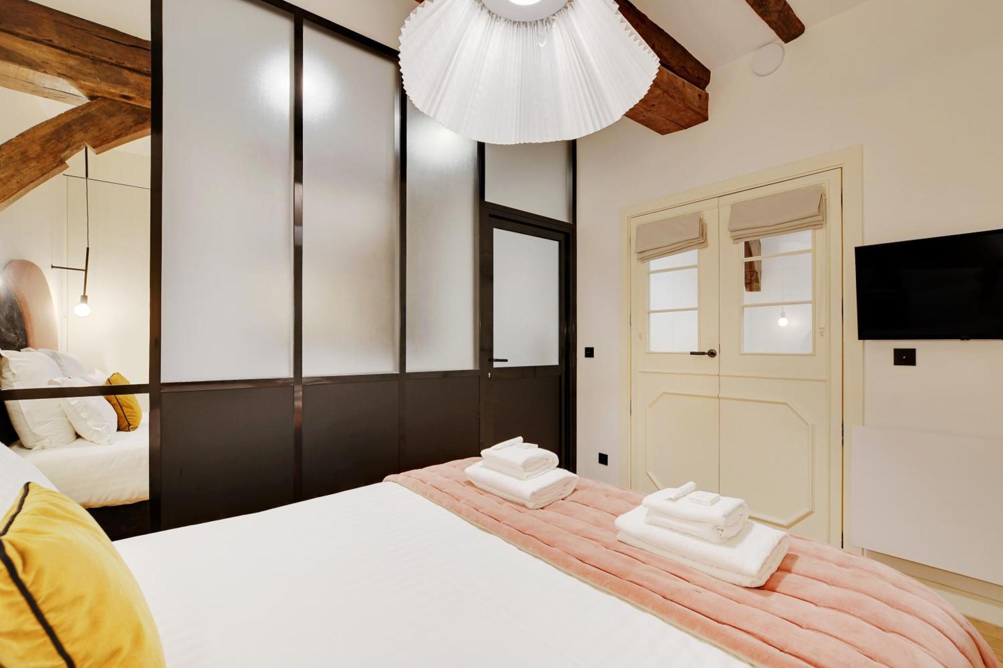 Sereners - Charming Serviced - Place Des Vosges Appartement